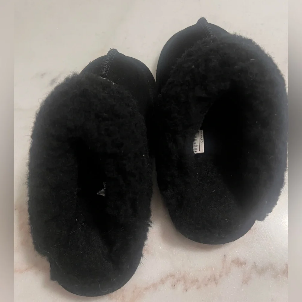 BearPaw Loki II Youth Size 1 Genuine Sheepskin Fur Lined Clog/Slipper  Black EUC